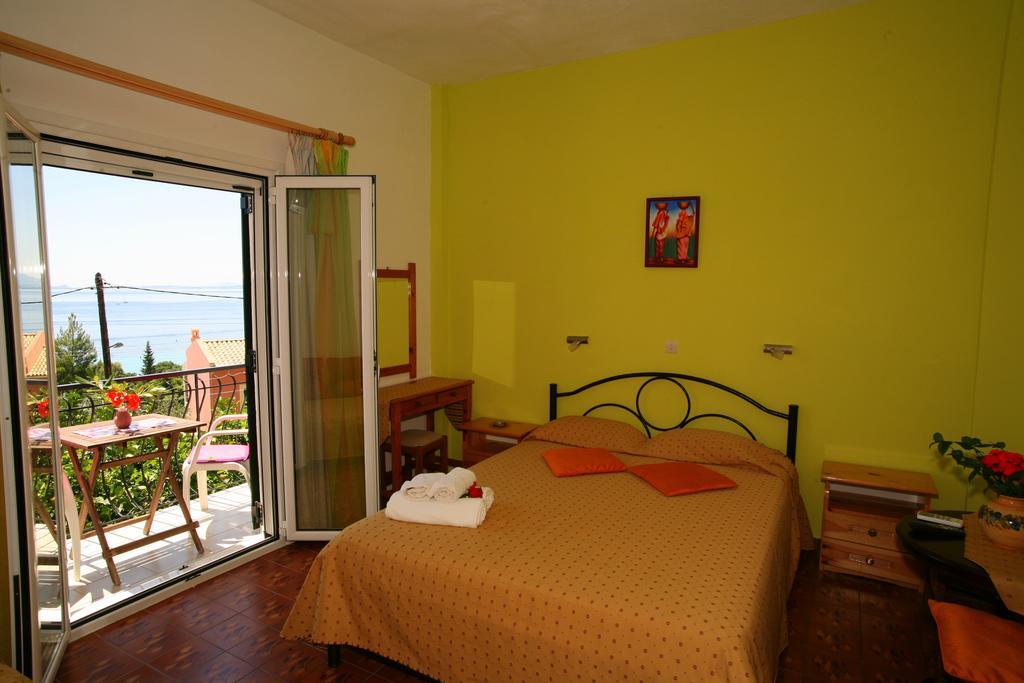 Alex-Giannis Apartments, บาร์บาตี ห้อง รูปภาพ