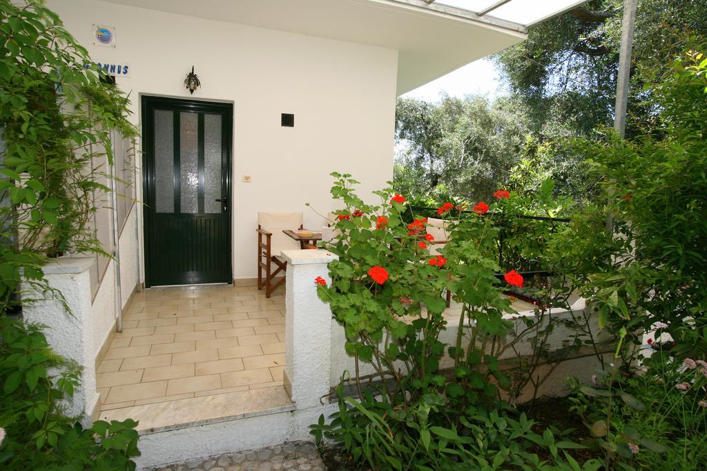 Alex-Giannis Apartments, บาร์บาตี ห้อง รูปภาพ
