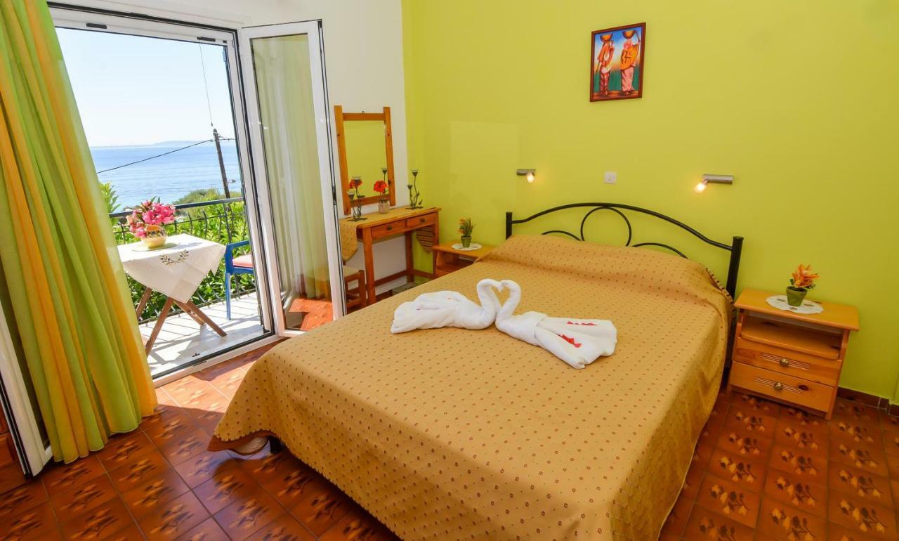 Alex-Giannis Apartments, บาร์บาตี ภายนอก รูปภาพ