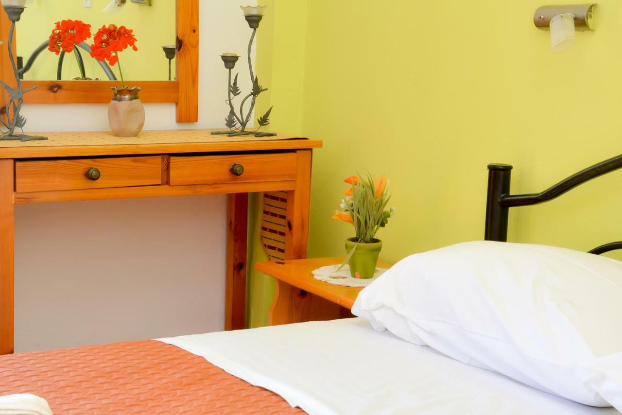 Alex-Giannis Apartments, บาร์บาตี ภายนอก รูปภาพ