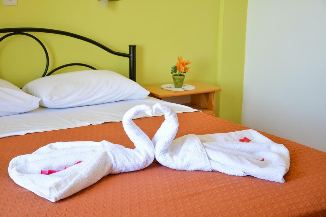 Alex-Giannis Apartments, บาร์บาตี ภายนอก รูปภาพ